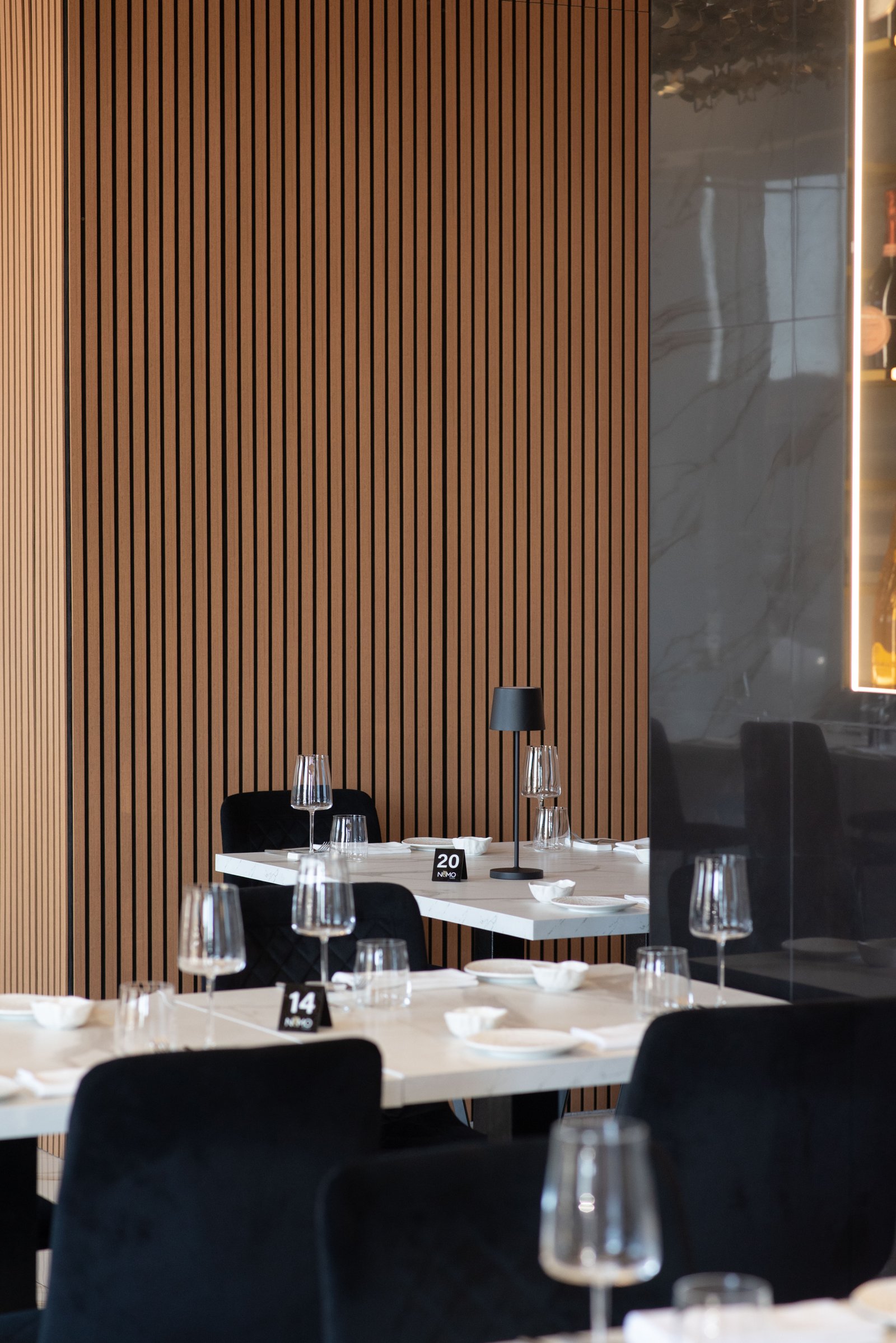 Sala elegante di Nemo Restaurant Food & Wine a Salerno, foto 4